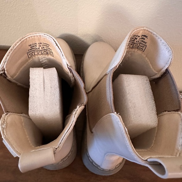 Brand New Cream Rider Boots - Picture 4 of 5